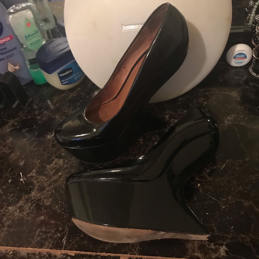 Black Patent Leather Curvy Wedge Heel, Aldo Size 8